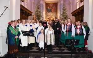 Koncert charytatywny na Świętym Krzyżu (5)