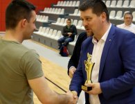 „XVI Halowych Mistrzostw Radnych i Pracowników Samorządowych W Piłce Nożnej O Puchar Starosty Kieleckiego”.