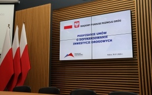 Podpisanie umów na remonty dróg powiatowych (2)