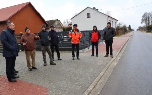 Spotkanie z mieszkańcami na drodze w Życinach (9)