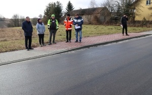 Spotkanie z mieszkańcami na drodze w Życinach (12)