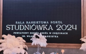 Bal maturalny w Powiatowym Zespole Szkół w Chęcinach (1)