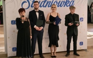 Bal maturalny w Powiatowym Zespole Szkół w Chęcinach (2)