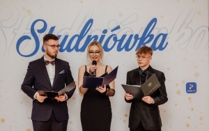 Bal maturalny w Powiatowym Zespole Szkół w Chęcinach (9)