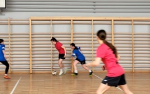  UCZENNICE Z PZS CHĘCINY MISTRZYNIAMI POWIATU (8)