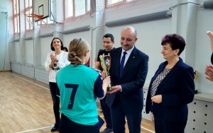  UCZENNICE Z PZS CHĘCINY MISTRZYNIAMI POWIATU (12)