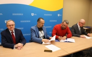 Osoby niepełnosprawne ze wsparciem na własną działalność (7)