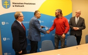 Osoby niepełnosprawne ze wsparciem na własną działalność (8)