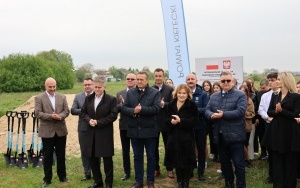 Rusza budowa internatu w Łopusznie (3)