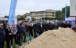 Rusza budowa internatu w Łopusznie (6)