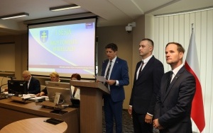 I sesja Rady Powiatu w Kielcach (15)