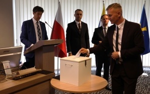 I sesja Rady Powiatu w Kielcach (15)