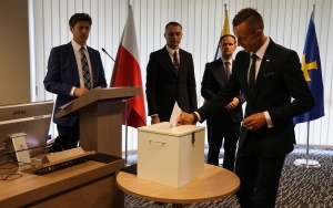 I sesja Rady Powiatu w Kielcach (18)