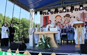 Msza na błoniach Świętego Krzyża (5)
