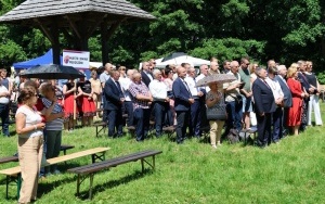 Msza na błoniach Świętego Krzyża (9)