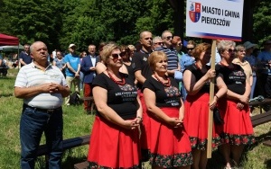 Msza na błoniach Świętego Krzyża (10)