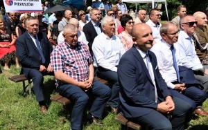 Msza na błoniach Świętego Krzyża (11)
