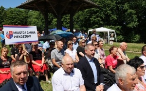 Msza na błoniach Świętego Krzyża (12)