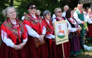 Msza na błoniach Świętego Krzyża (18)