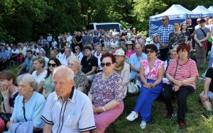 Msza na błoniach Świętego Krzyża (2)