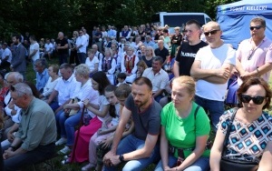 Msza na błoniach Świętego Krzyża (3)