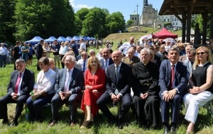 Msza na błoniach Świętego Krzyża (19)