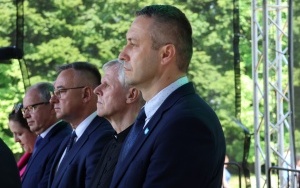 Msza na błoniach Świętego Krzyża (13)