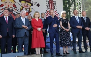 Msza na błoniach Świętego Krzyża (15)