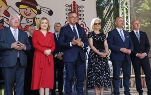 Msza na błoniach Świętego Krzyża (16)