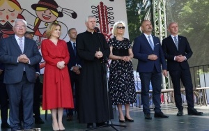 Msza na błoniach Świętego Krzyża (17)