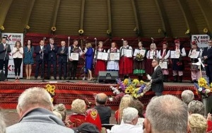 Buskie spotkania z folklorem  (1)