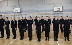 Wirtualna strzelnica w PZS w Chęcinach (1)
