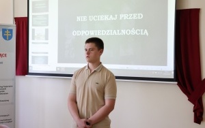 Spotkanie profilaktyczne dla uczniów w Chęcinach i Bodzentynie (3)