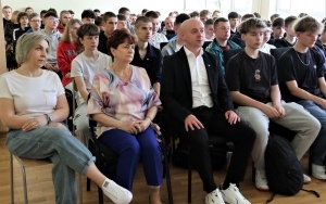 Spotkanie profilaktyczne dla uczniów w Chęcinach i Bodzentynie (4)