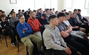 Spotkanie profilaktyczne dla uczniów w Chęcinach i Bodzentynie (5)