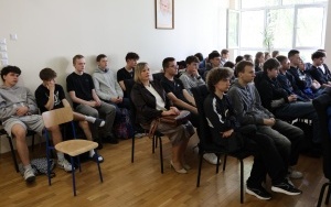 Spotkanie profilaktyczne dla uczniów w Chęcinach i Bodzentynie (6)