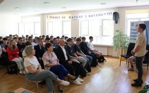 Spotkanie profilaktyczne dla uczniów w Chęcinach i Bodzentynie (2)