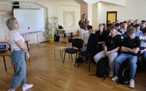 Spotkanie profilaktyczne dla uczniów w Chęcinach i Bodzentynie (4)