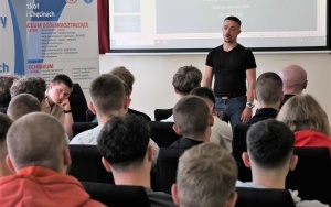Spotkanie profilaktyczne dla uczniów w Chęcinach i Bodzentynie (5)