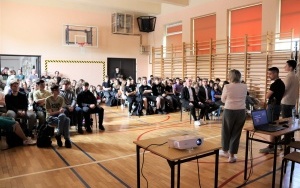 Spotkanie profilaktyczne dla uczniów w Chęcinach i Bodzentynie (14)