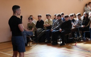 Spotkanie profilaktyczne dla uczniów w Chęcinach i Bodzentynie (5)