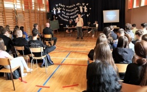Spotkanie profilaktyczne dla uczniów w Chęcinach i Bodzentynie (13)