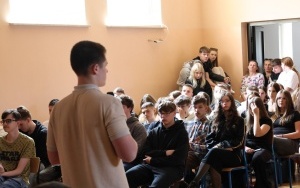 Spotkanie profilaktyczne dla uczniów w Chęcinach i Bodzentynie (3)
