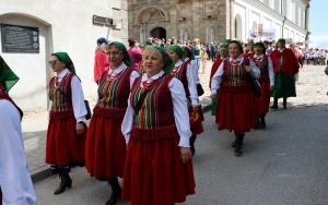 XVIII Jarmark Świętokrzyski - Korowód i Msza (15)