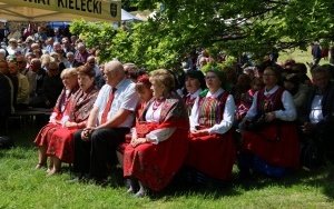XVIII Jarmark Świętokrzyski - Korowód i Msza (7)