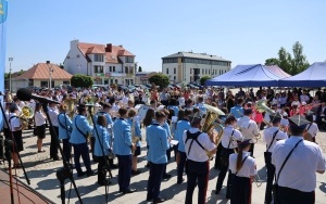 Tłumy Ludzi na XVI Powiatowym Przeglądzie Orkiestr Dętych w Daleszycach (19)