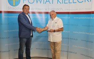 Nowe legitymacje dla straży rybackiej (3)
