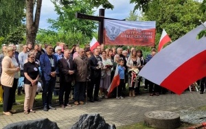 Pomnik Rzezi Wołyńskiej (5)