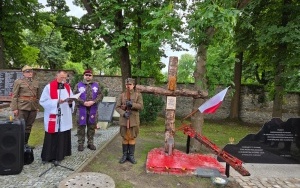 Pomnik Rzezi Wołyńskiej (7)