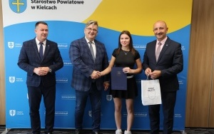 Stypendia Starosty Kieleckiego wręczone! (18)